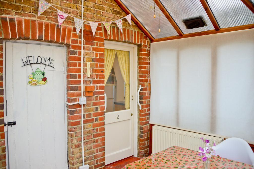 Queens Apartment Worthing Esterno foto